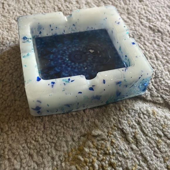 Ashtray - Picture 2 of 2